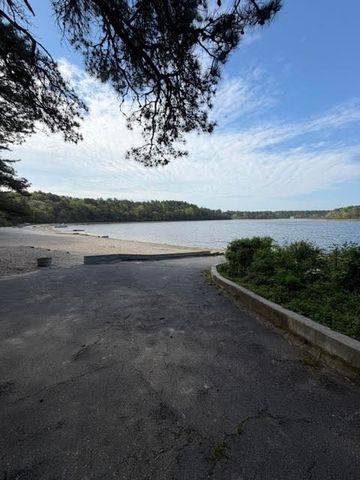 9 Woodridge Rd, Sandwich, MA 02537