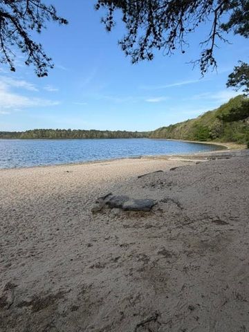 9 Woodridge Rd, Sandwich, MA 02537