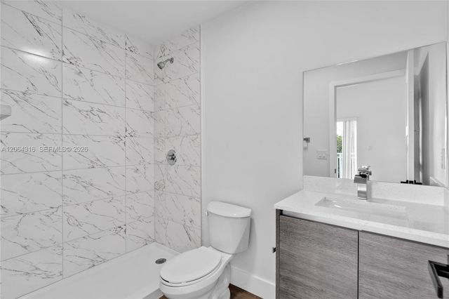 1021 NW 1st Street 301, Miami, FL 33128