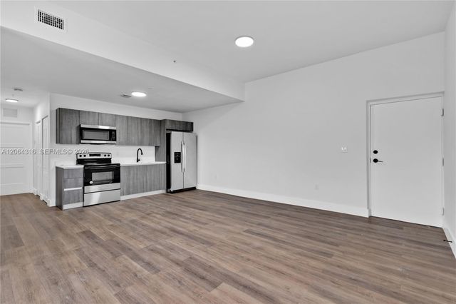 1021 NW 1st Street 301, Miami, FL 33128