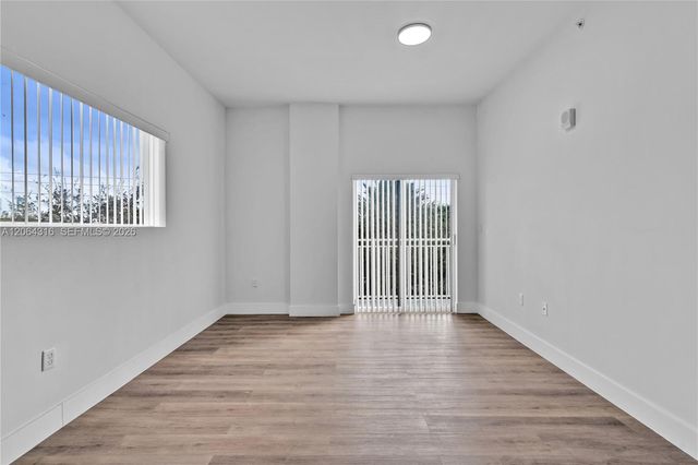 1021 NW 1st Street 301, Miami, FL 33128