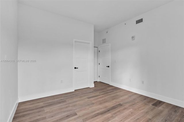 1021 NW 1st Street 301, Miami, FL 33128