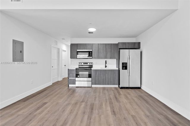 1021 NW 1st Street 301, Miami, FL 33128