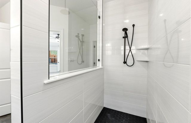 7009 Cliff Rose DR, Spicewood, TX 78669