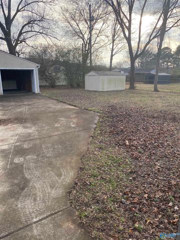 2020 NE Dellbrook Drive, Huntsville, AL 35811