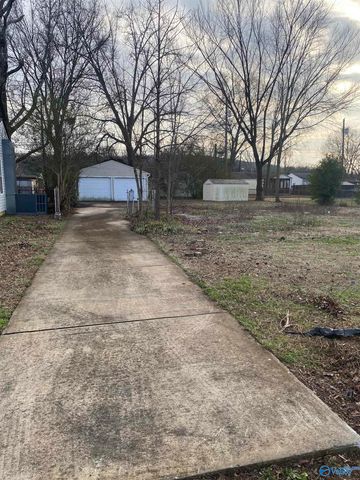 2020 NE Dellbrook Drive, Huntsville, AL 35811