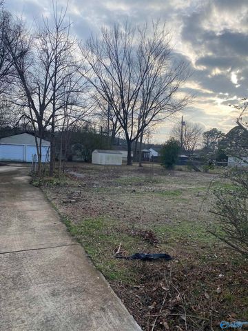 2020 NE Dellbrook Drive, Huntsville, AL 35811