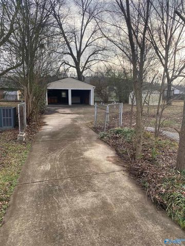 2020 NE Dellbrook Drive, Huntsville, AL 35811