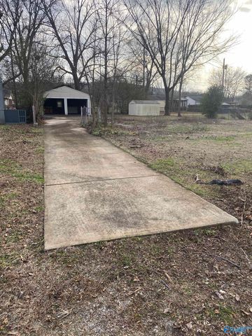 2020 NE Dellbrook Drive, Huntsville, AL 35811