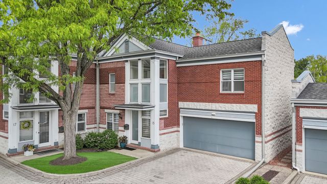 15 Manchester Lane, Elmhurst, IL 60126