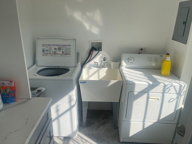 2213 S Oakley Avenue, Chicago, IL 60608