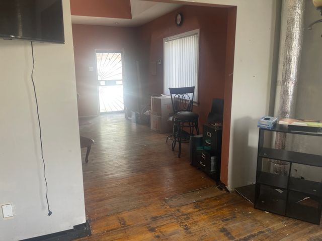 2213 S Oakley Avenue, Chicago, IL 60608