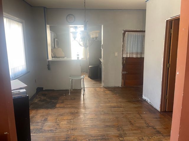 2213 S Oakley Avenue, Chicago, IL 60608