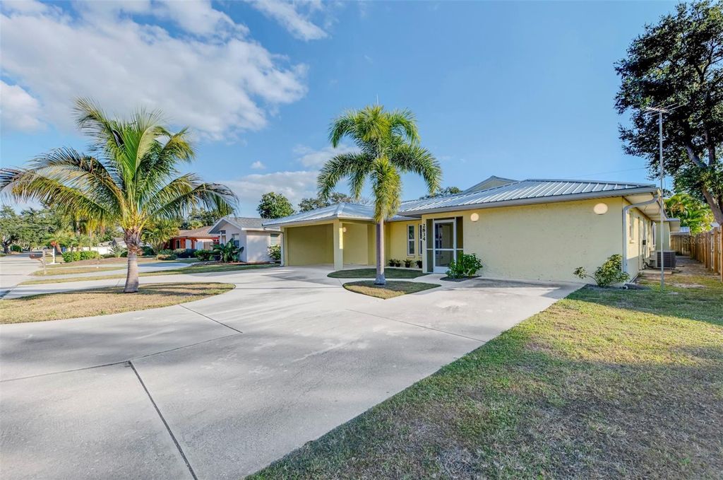 2834 NEW ENGLAND STREET, Sarasota, FL 34231