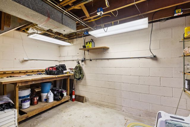 2130 Kalarama Avenue, Portage City, MI 49024