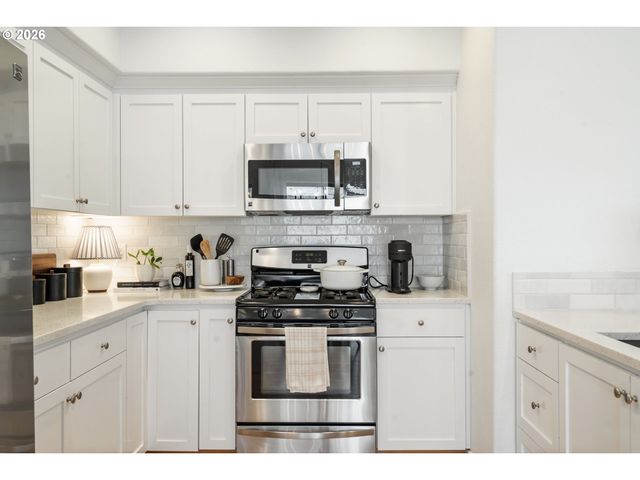 16788 Sw ROMEO Ter, Portland, OR 97224
