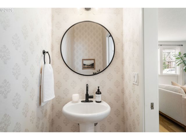 16788 Sw ROMEO Ter, Portland, OR 97224