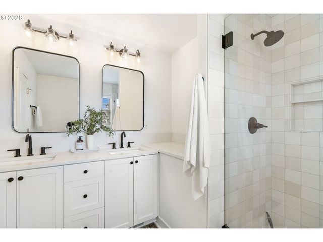 16788 Sw ROMEO Ter, Portland, OR 97224