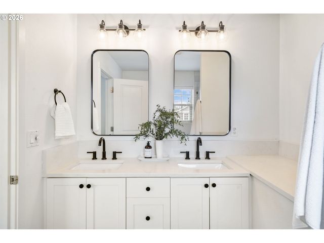 16788 Sw ROMEO Ter, Portland, OR 97224