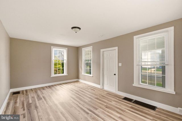318 S MAIN ST, Elmer, NJ 08318