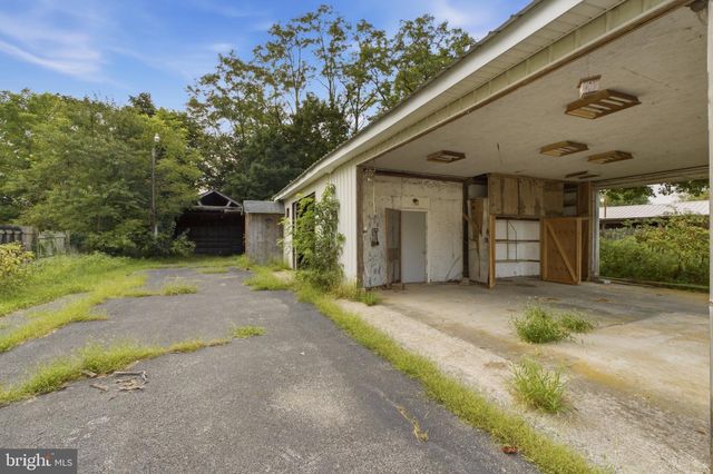 318 S MAIN ST, Elmer, NJ 08318