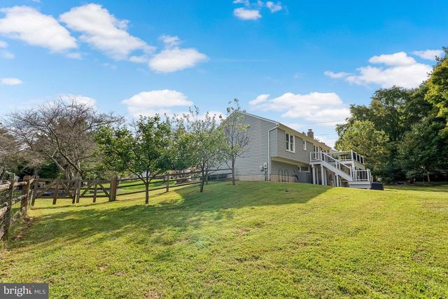 12205 HORSE CENTER RD, North Potomac, MD 20878