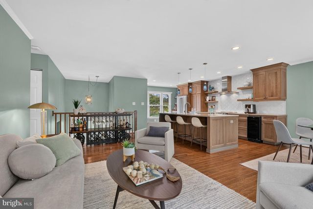 12205 HORSE CENTER RD, North Potomac, MD 20878