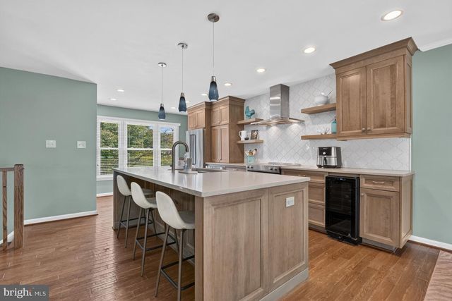 12205 HORSE CENTER RD, North Potomac, MD 20878