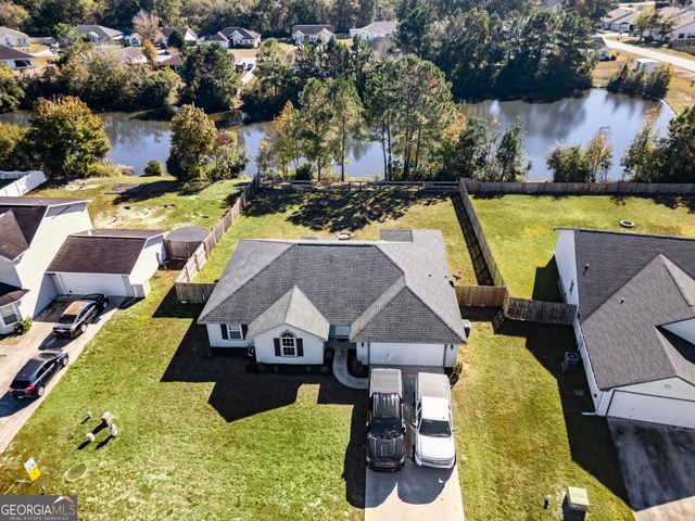 135 Lake Victoria Drive, Kingsland, GA 31548