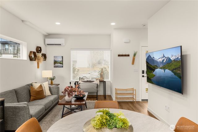 1407 N 103rd Street, Seattle, WA 98133