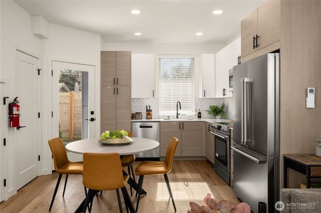 1407 N 103rd Street, Seattle, WA 98133