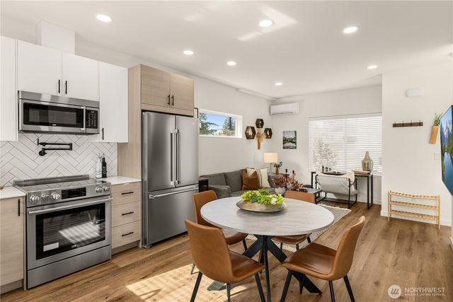 1407 N 103rd Street, Seattle, WA 98133