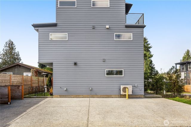 1407 N 103rd Street, Seattle, WA 98133