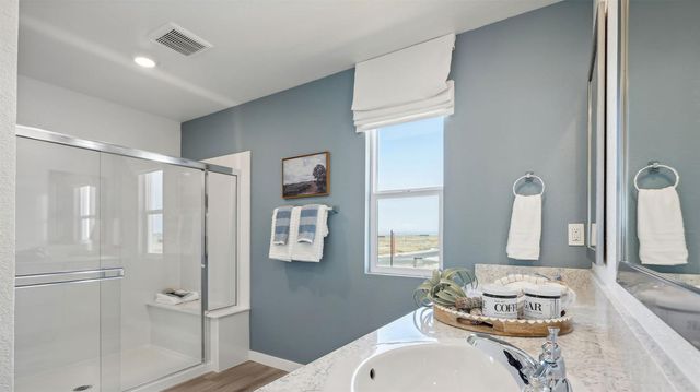 200 Brass Spur Ct, Roseville, CA 95747