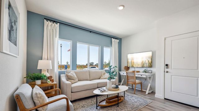 200 Brass Spur Ct, Roseville, CA 95747
