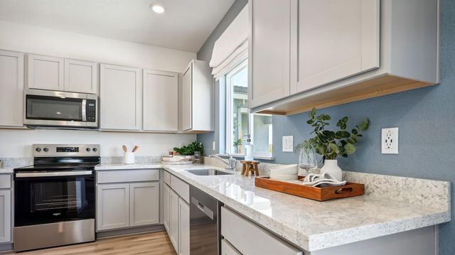 200 Brass Spur Ct, Roseville, CA 95747