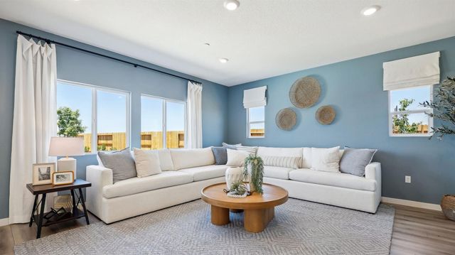 200 Brass Spur Ct, Roseville, CA 95747