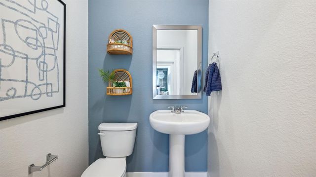 200 Brass Spur Ct, Roseville, CA 95747