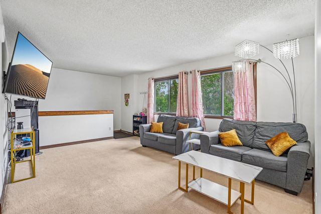 6627 84th Court N, Brooklyn Park, MN 55445
