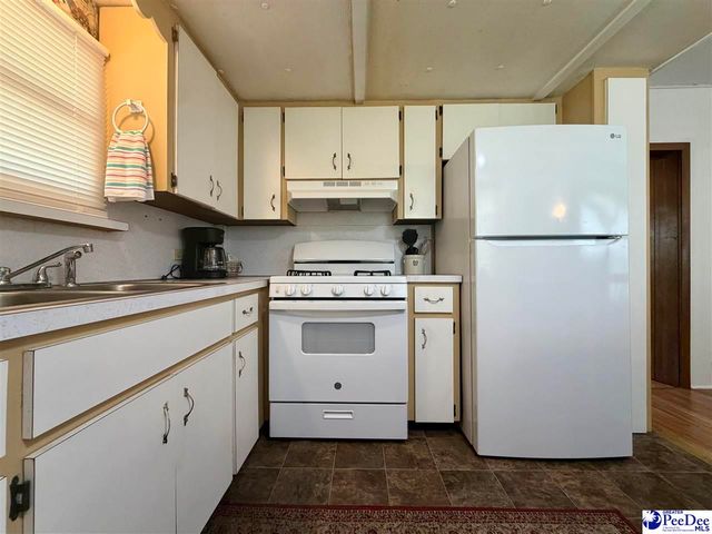 208 E 6th Avenue, Lake View, SC 29563