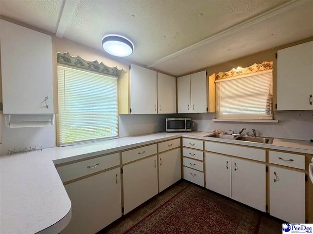 208 E 6th Avenue, Lake View, SC 29563