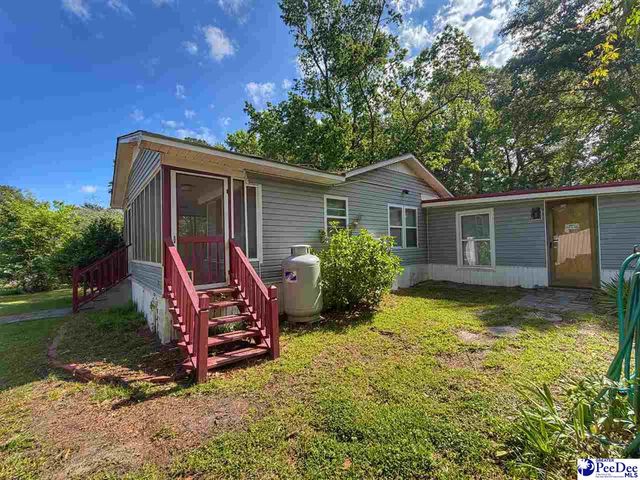 208 E 6th Avenue, Lake View, SC 29563