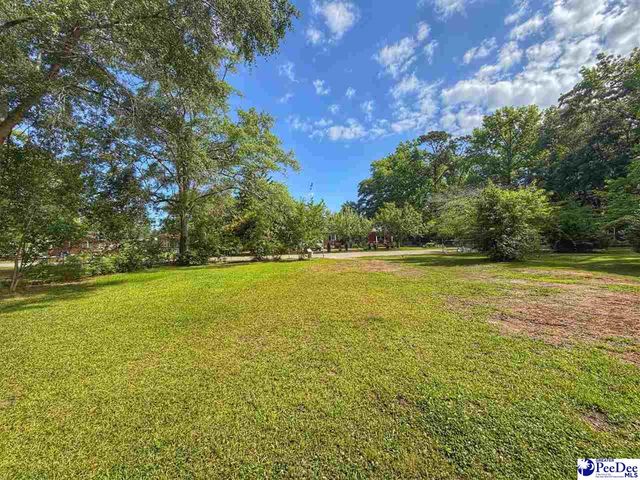208 E 6th Avenue, Lake View, SC 29563