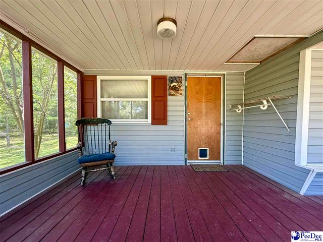 208 E 6th Avenue, Lake View, SC 29563
