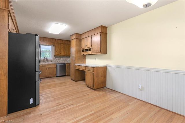914 Ferndale Drive, Thomasville, NC 27360