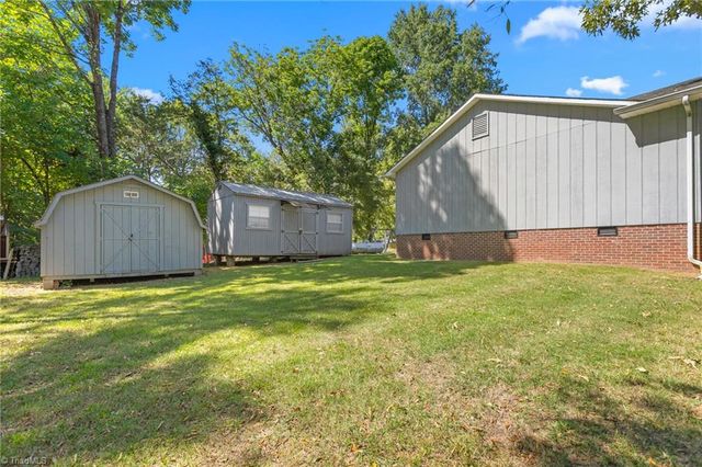 914 Ferndale Drive, Thomasville, NC 27360