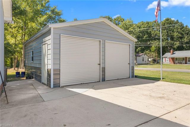 914 Ferndale Drive, Thomasville, NC 27360