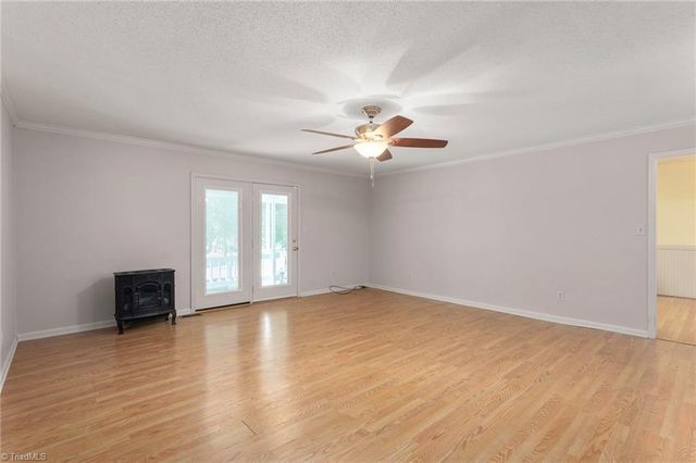 914 Ferndale Drive, Thomasville, NC 27360