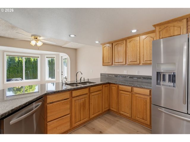 13617 Ne 6TH Ct, Vancouver, WA 98685