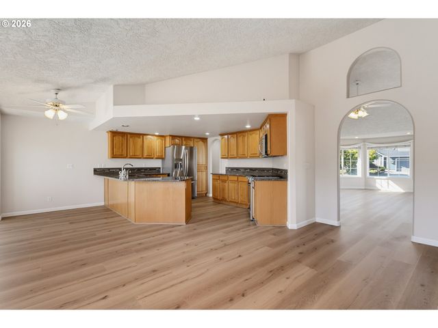 13617 Ne 6TH Ct, Vancouver, WA 98685